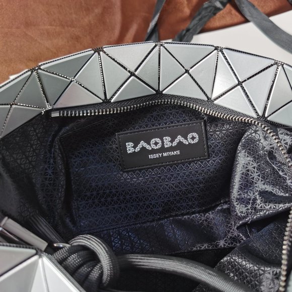 Bao Bao Issey Miyake Loop Shoulder Bag Silver - Picture 8 of 9